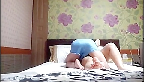 Hubby films wife in action